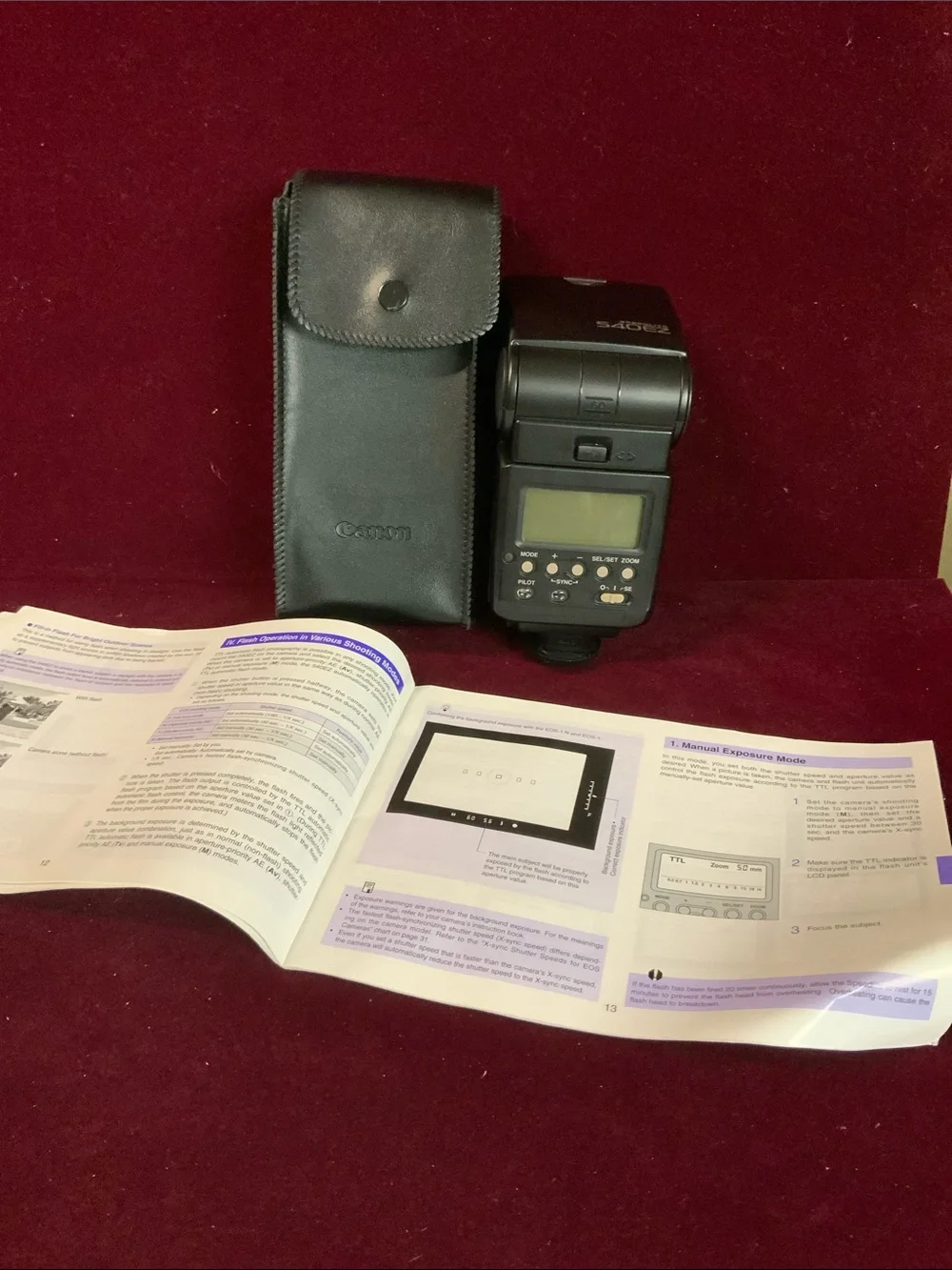 Canon Speedlite 540EZ Flash w/ Case & manual. Brand new never used.